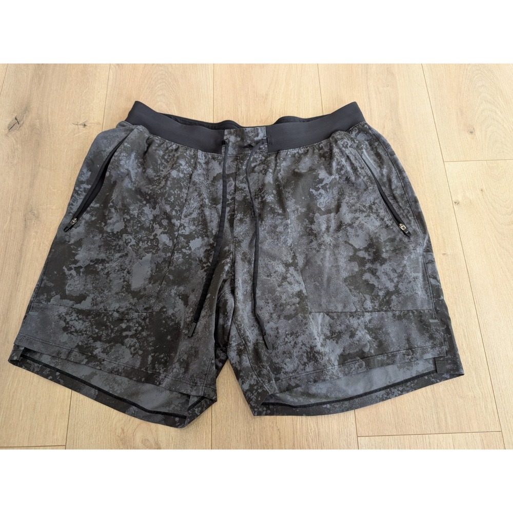 Lululemon Shorts Mens XL Gray License To Train Camo Linerless 7 Inch Performance